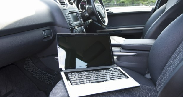 لپ تاپ در خودرو