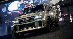 تویوتا لندکروز