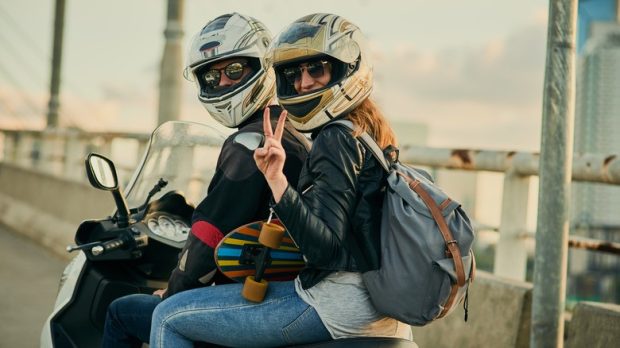 آداب موتورسواری