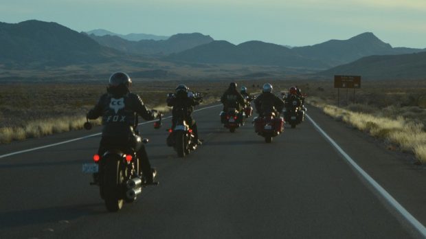 آداب موتورسواری