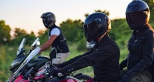 آداب موتورسواری