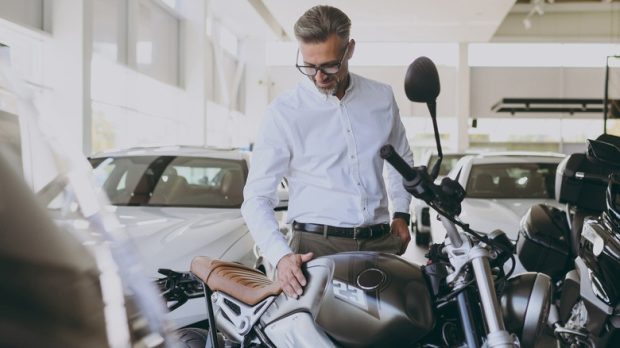 آداب موتورسواری