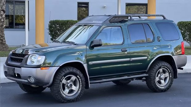 شاسی‌بلند مطمئن با گیربکس دستی