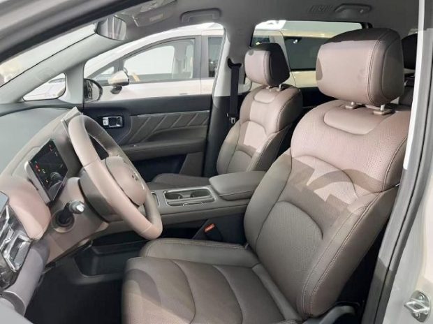 مینی ون وولینگ ژینگگوانگ ۷۳۰