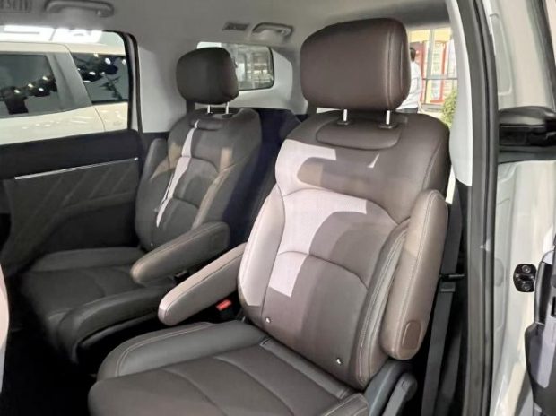 مینی ون وولینگ ژینگگوانگ ۷۳۰