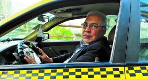 بازنشستگان شاغل در تاکسی‌های اینترنتی