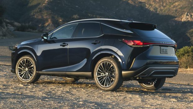 لکسوس RX یا جنسیس GV70