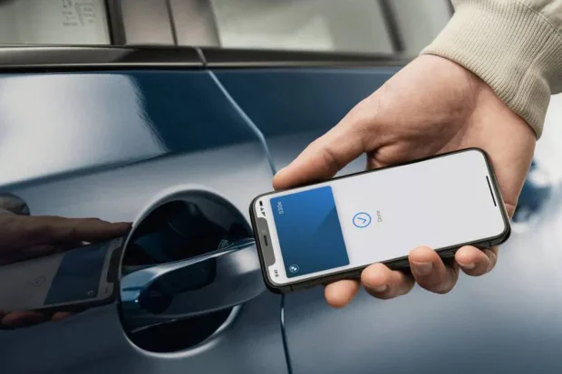 تبدیل آیفون به سوئیچ تویوتا با Apple Car Key