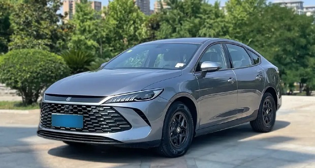 سدان هیبریدی بی وای دی چین پلاس