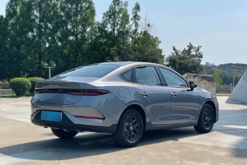 سدان هیبریدی بی وای دی چین پلاس