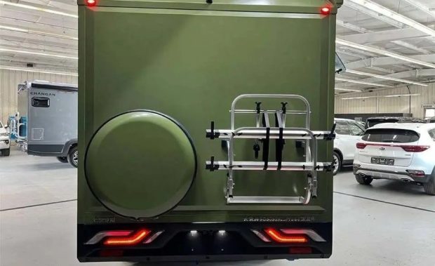 نمای عقب چانگان Peak View RV 2025