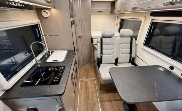 نمای کابین چانگان Peak View RV 2025