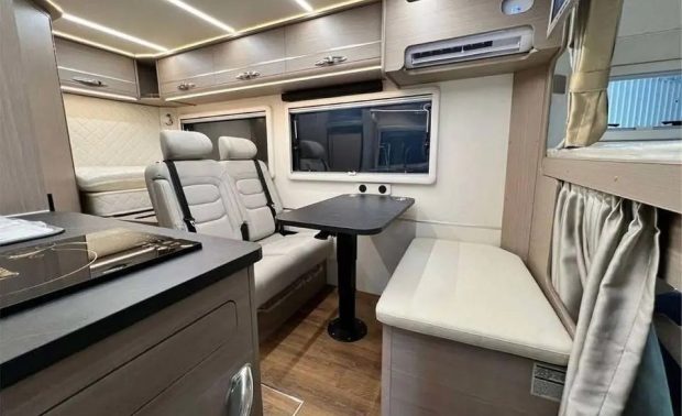 نمای کابین چانگان Peak View RV 2025