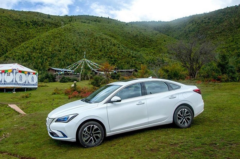 چانگان ایدو EV460 - نمای جانبی