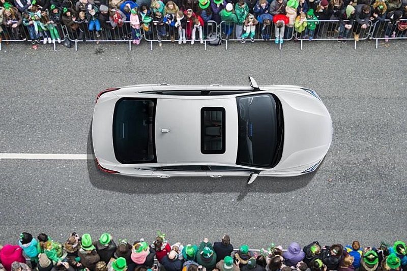 چانگان ایدو EV460 - سانروف