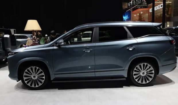 نمای جانبی چری جتور X90 پرو 2026