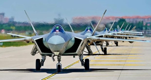 جنگنده J-20 چین