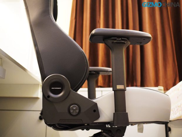 صندلی گیمینگ DXRacer Martian