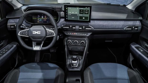 نمای داشبورد داچیا ساندرو 2026