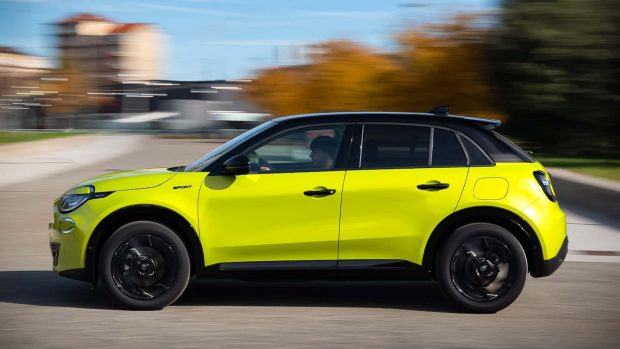 نمای جانبی فیات 600 اسپرت