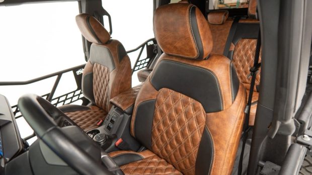 نمای کابین فورد برانکو 6x6