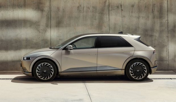 نمای جانبی هیوندای آیونیک 5