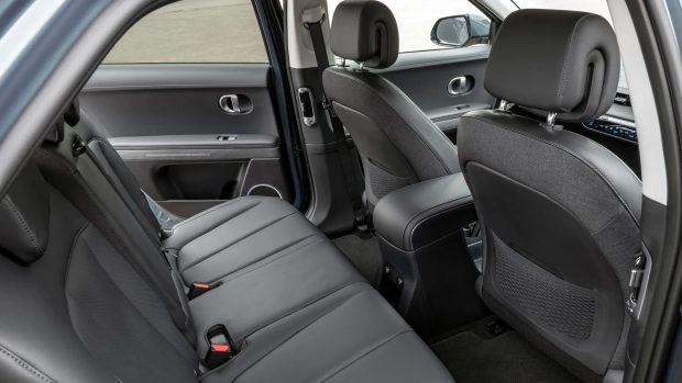 نمای کابین هیوندای آیونیک 5