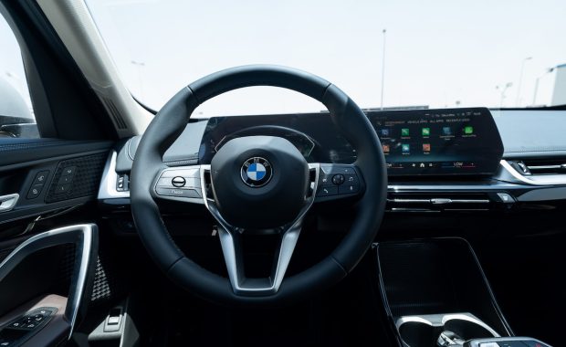 نمای کابین بی ام و X1 وارداتی