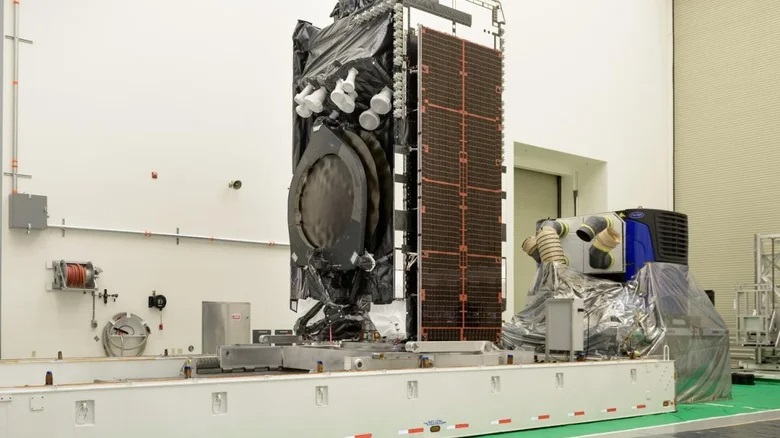 ۱۰ ماهواره گران قیمت حاضر در مدار - اینتل ست