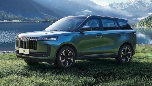 نمای جلو شاسی بلند لوکانو L5