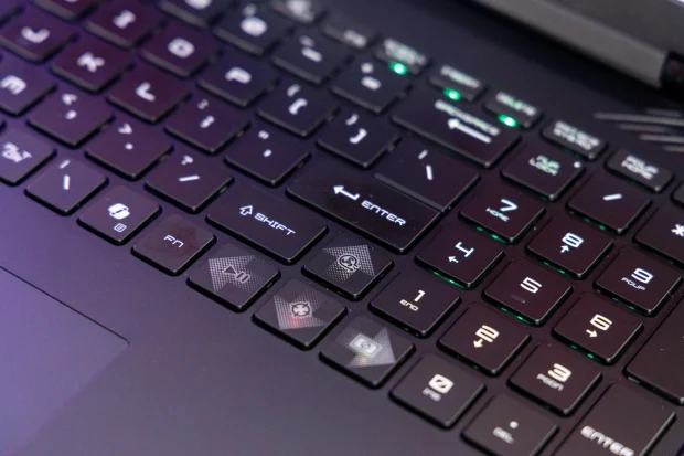 بررسی لپ تاپ گیمینگ اماسآی Raider 18 HX