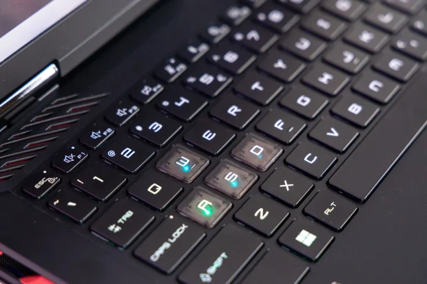 بررسی لپ تاپ گیمینگ اماسآی Raider 18 HX