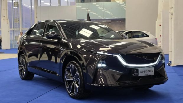 نمای جلو مزدا EZ‑60