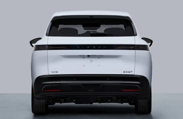 نیسان NX8
