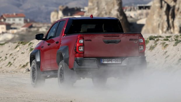 نمای عقب تویوتا هایلوکس جدید