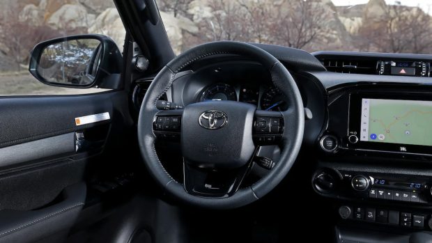 نمای کابین تویوتا هایلوکس جدید