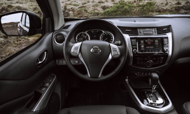 نمای داشبورد نیسان ناوارا