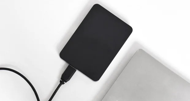 آموزش نابودی امن اطلاعات هارد دیسک؛ چکش یا نرم‌افزار؟