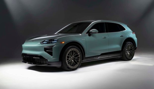 نمای جلو پورشه کاین برقی 2026