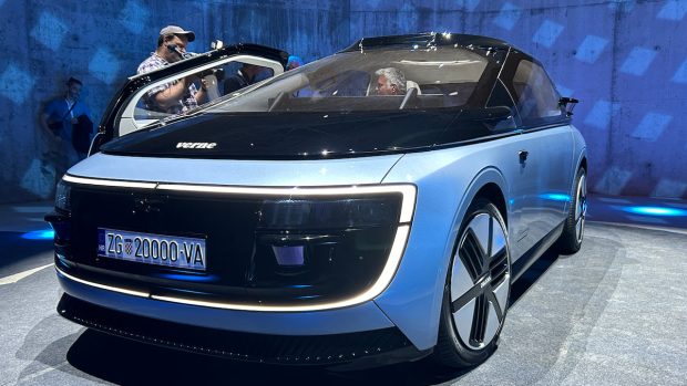 نمای جلو تاکسی خودران ریمک وِرن