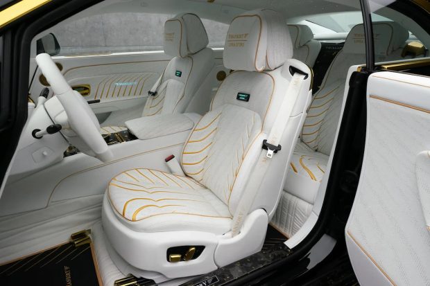 نمای کابین رولزرویس اسپکتر منصوری