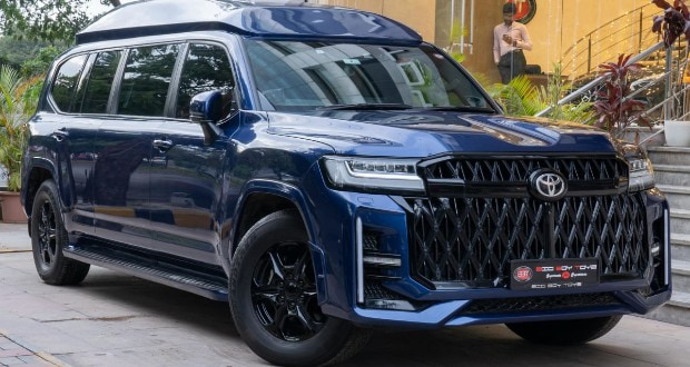 تویوتا لندکروزر لیموزین