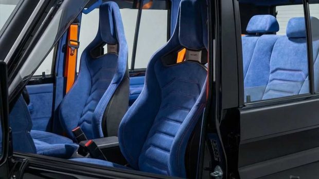 نمای کابین تویوتا لندکروزر سری ۷۰ تیون‌شده