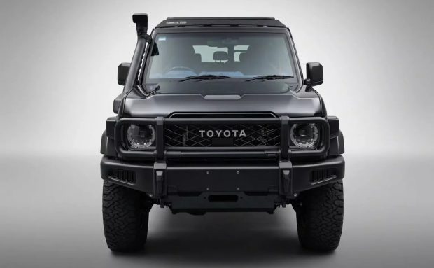 نمای جلو تویوتا لندکروزر سری ۷۰ تیون‌شده