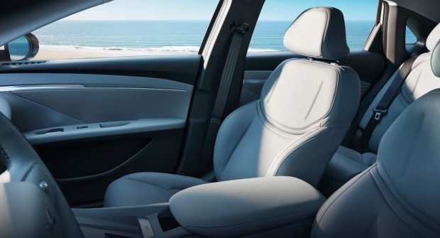 نمای کابین ایکس پنگ مونا M03