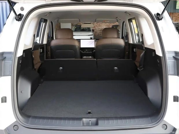 شاسی بلند جدید وولینگ Xingguang 560