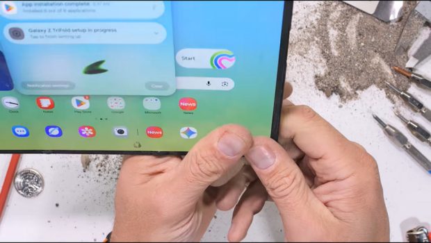 تست مقاومت گلکسی Z TriFold