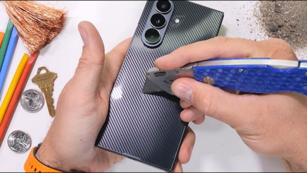 تست مقاومت گلکسی Z TriFold