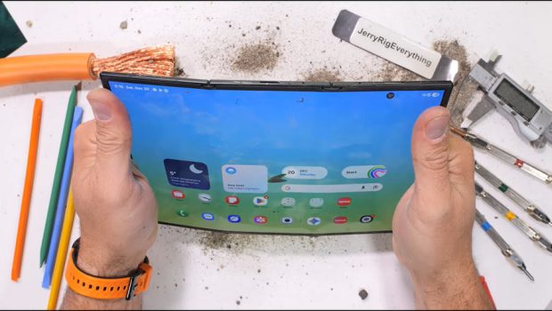 تست مقاومت گلکسی Z TriFold