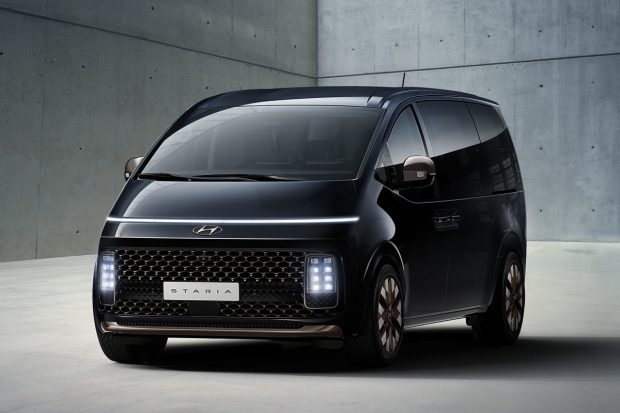 نمای جلو هیوندای استاریا 2026